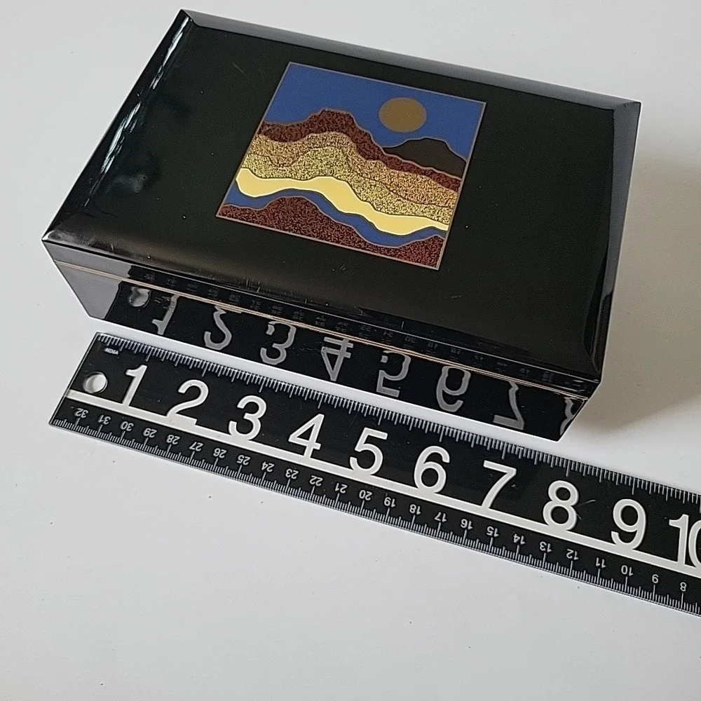 Otagirl‎ Vintage 80s Lacquard Rectangular Musical Jewelry Box Moonlight Sonata